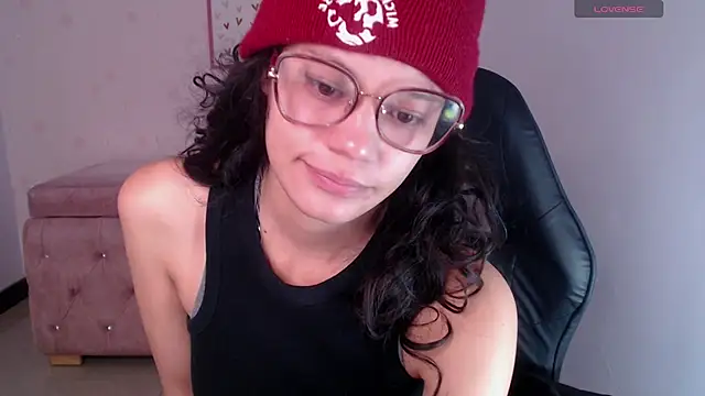 Snapshot of Tyna_ch chatting on 07/15/26, 12:54 Tyna ch online show from 07/15/26, 12:54
