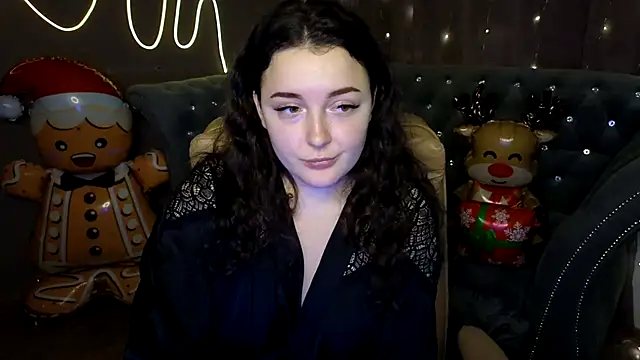 Snapshot of GloriNichols chatting on 01/04/25, 01:21 GloriNichols online show from 01/04/25, 01:21