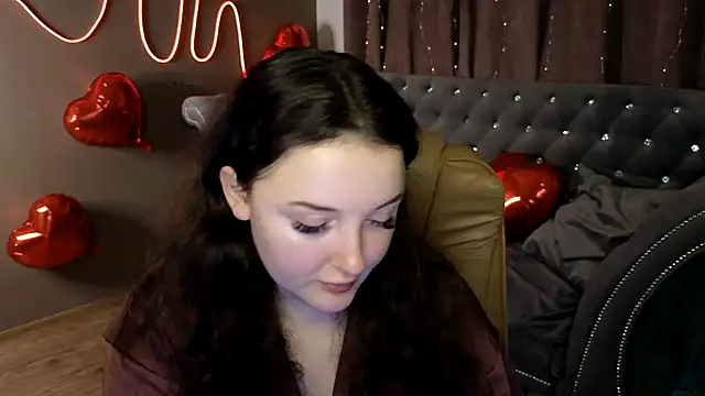Snapshot of GloriNichols chatting on 02/21/25, 10:07 GloriNichols online show from 02/21/25, 10:07