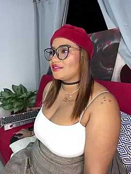 Snapshot of Lilithcaballero chatting on 02/26/25, 04:03 Lilithcaballero online show from 02/26/25, 04:03