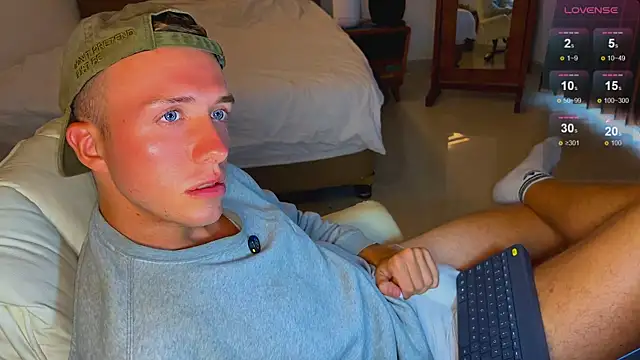 Snapshot of tommy_cumfinger chatting on 09/09/25, 05:40 tommy cumfinger online show from 09/09/25, 05:40