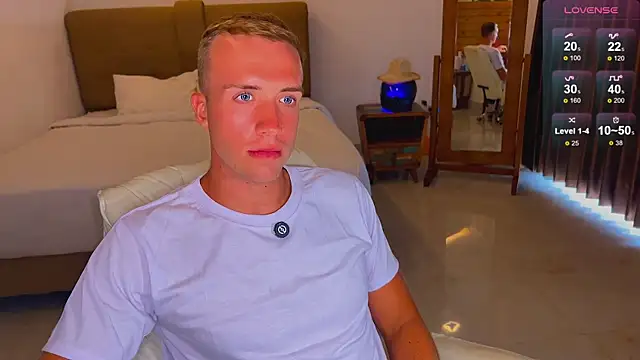 Snapshot of tommy_cumfinger chatting on 11/05/25, 05:40 tommy cumfinger online show from 11/05/25, 05:40