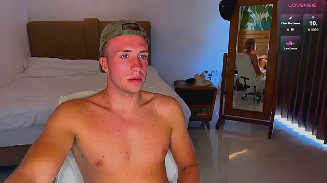 Snapshot of tommy_cumfinger chatting on 11/12/25, 03:29 tommy cumfinger online show from 11/12/25, 03:29