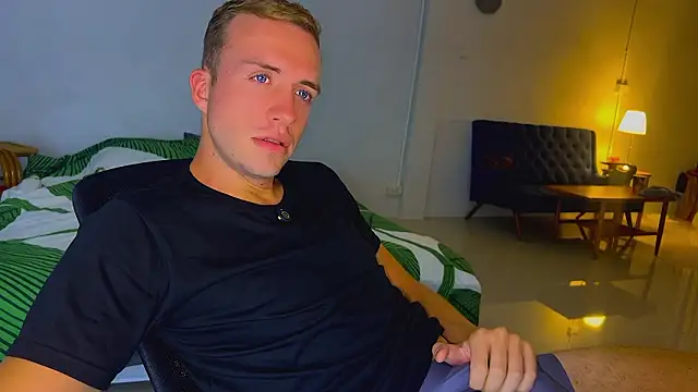 Snapshot of tommy_cumfinger chatting on 02/01/26, 12:31 tommy cumfinger online show from 02/01/26, 12:31