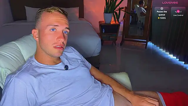 Snapshot of tommy_cumfinger chatting on 02/22/26, 06:13 tommy cumfinger online show from 02/22/26, 06:13