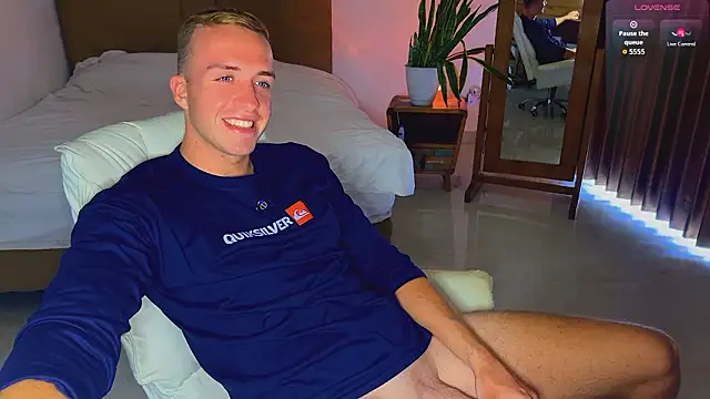 Snapshot of tommy_cumfinger chatting on 02/27/26, 05:51 tommy cumfinger online show from 02/27/26, 05:51