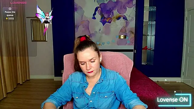 AriaGray online show from 11/22/25, 03:22