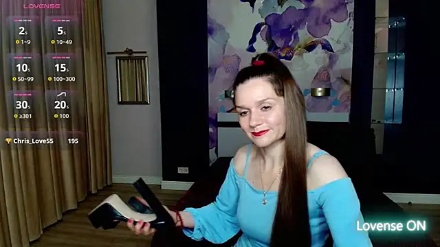 Snapshot of AriaGray chatting on 04/02/26, 10:51 AriaGray online show from 04/02/26, 10:51