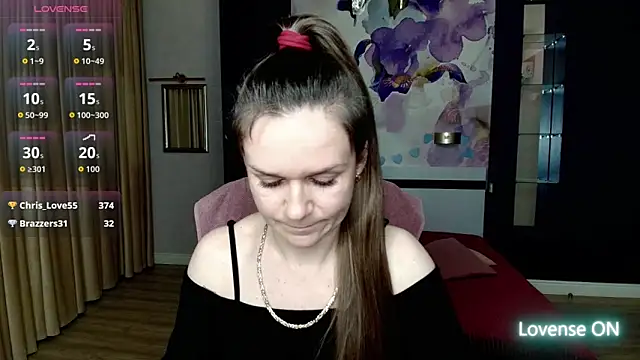 Snapshot of AriaGray chatting on 04/09/26, 12:21 AriaGray online show from 04/09/26, 12:21