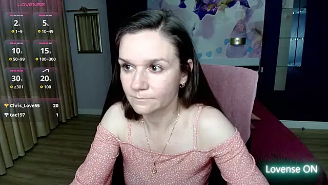 Snapshot of AriaGray chatting on 04/10/26, 02:06 AriaGray online show from 04/10/26, 02:06