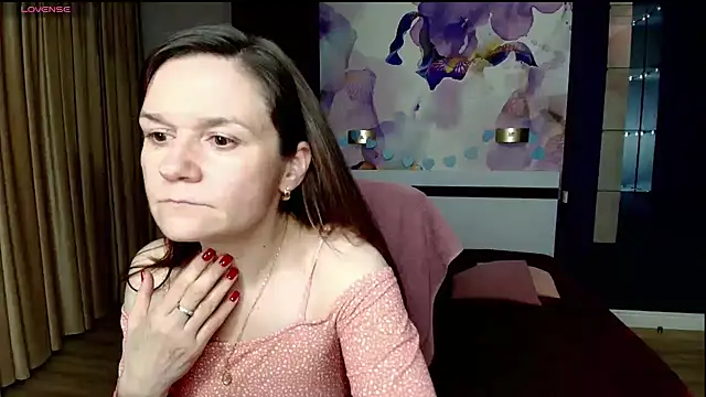 Snapshot of AriaGray chatting on 04/14/26, 12:16 AriaGray online show from 04/14/26, 12:16