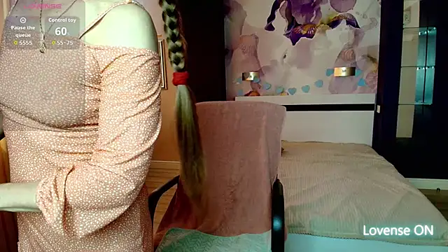 Snapshot of AriaGray chatting on 05/04/26, 12:12 AriaGray online show from 05/04/26, 12:12