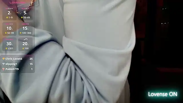 Snapshot of AriaGray chatting on 05/07/26, 12:05 AriaGray online show from 05/07/26, 12:05