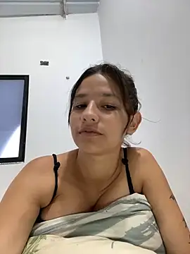 Snapshot of FerneyManti chatting on 05/22/26, 02:12 FerneyManti online show from 05/22/26, 02:12