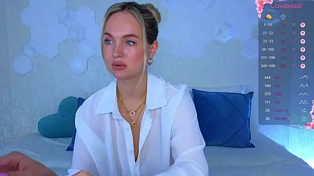 Lynna Sparks online show from 09/11/25, 03:39