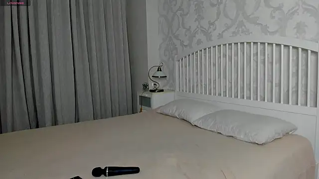 Eva  Lewis online show from 04/25/26, 01:41