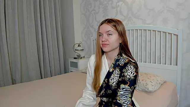 Eva  Lewis online show from 07/24/26, 03:37