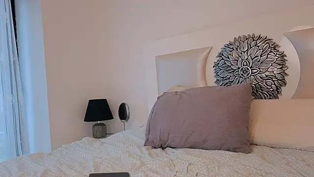 Snapshot of my_lina chatting on 12/28/24, 12:45 my lina online show from 12/28/24, 12:45