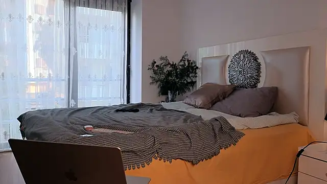 Snapshot of my_lina chatting on 01/09/25, 01:35 my lina online show from 01/09/25, 01:35