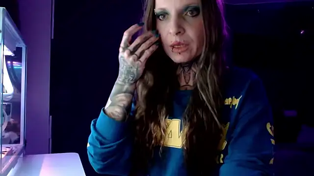 Snapshot of InesGold chatting on 01/28/25, 06:28 InesGold online show from 01/28/25, 06:28