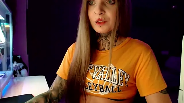 Snapshot of InesGold chatting on 02/05/25, 09:18 InesGold online show from 02/05/25, 09:18