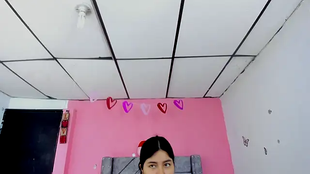 LaylaHolmes online show from 05/02/26, 12:10