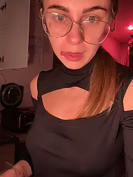 Snapshot of GraceTorrez chatting on 12/19/24, 12:56 GraceTorrez online show from 12/19/24, 12:56