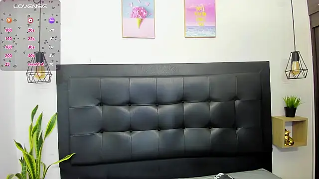 Snapshot of sweet_abby1 chatting on 02/14/25, 12:14 sweet abby1 online show from 02/14/25, 12:14