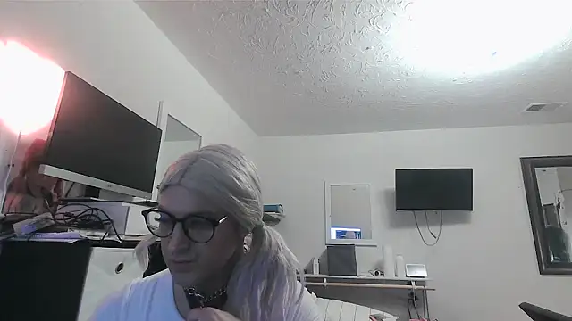 Snapshot of sissytrapdolly24 chatting on 05/01/26, 03:05 sissytrapdolly24 online show from 05/01/26, 03:05