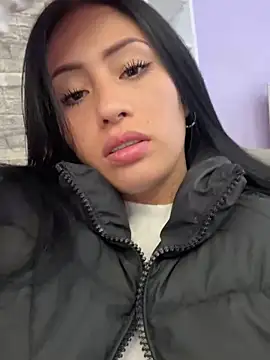 Snapshot of Sara_luna_ chatting on 12/14/24, 03:25 Sara luna  online show from 12/14/24, 03:25