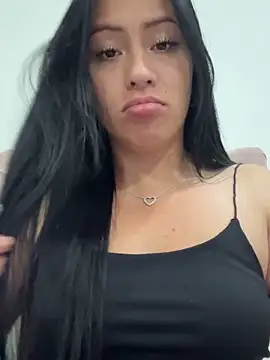 Sara luna  online show from 11/14/25, 12:20