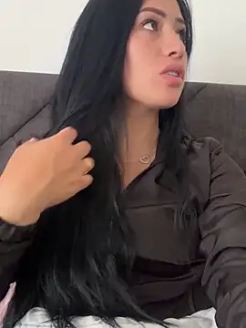 Snapshot of Sara_luna_ chatting on 03/05/26, 04:25 Sara luna online show from 03/05/26, 04:25