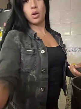 Sara luna  online show from 04/06/26, 03:02