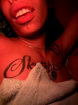 Snapshot of sammoura01 chatting on 09/11/25, 02:44 sammoura01 online show from 09/11/25, 02:44