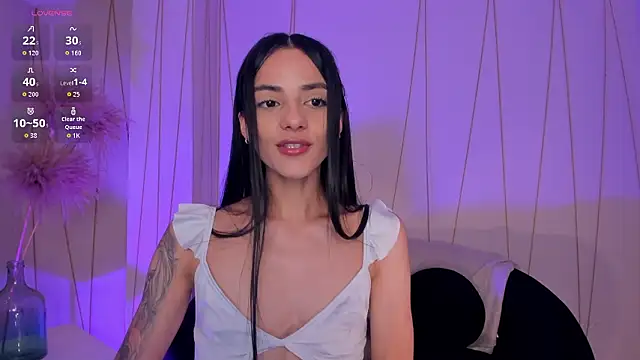 Snapshot of HannahJamesX chatting on 02/03/26, 06:40 HannahJamesX online show from 02/03/26, 06:40