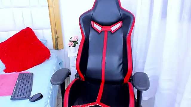 Snapshot of MadelineJackson chatting on 01/18/25, 04:59 MadelineJackson online show from 01/18/25, 04:59