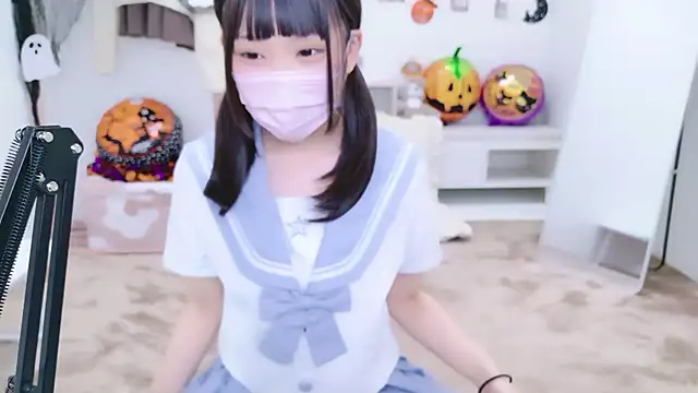 Snapshot of x-naru-x chatting on 10/27/25, 04:00 x-naru-x online show from 10/27/25, 04:00