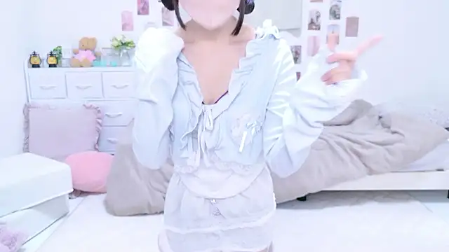 Snapshot of x-naru-x chatting on 12/02/25, 01:39 x-naru-x online show from 12/02/25, 01:39