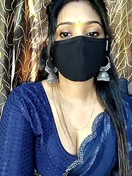 Snapshot of Monalisha_G chatting on 03/07/26, 10:34 Monalisha G online show from 03/07/26, 10:34