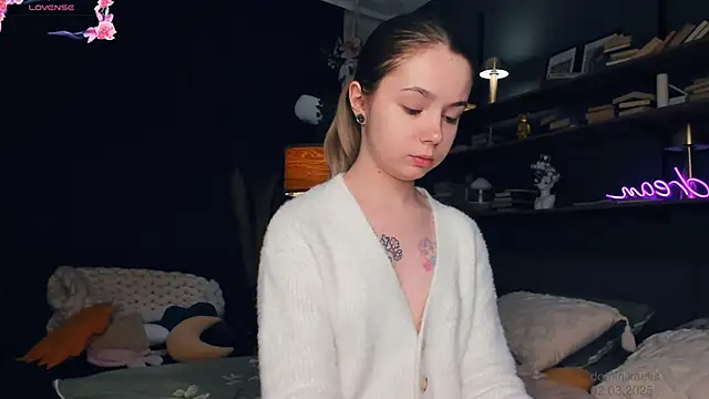 DominikaElis online show from 03/02/25, 07:56