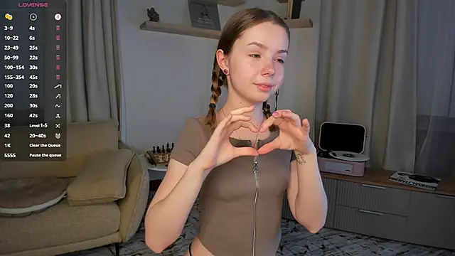 DominikaElis online show from 09/09/25, 07:35