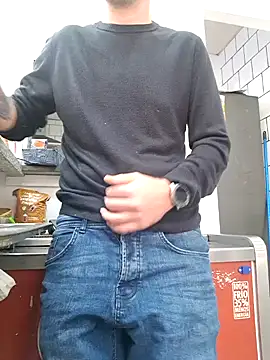 Snapshot of PublicNoFace chatting on 01/03/25, 02:40 PublicNoFace online show from 01/03/25, 02:40