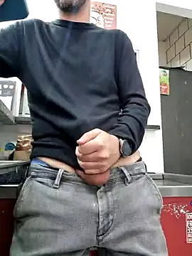 Snapshot of PublicNoFace chatting on 01/28/25, 11:38 PublicNoFace online show from 01/28/25, 11:38