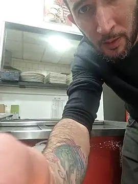 Snapshot of PublicNoFace chatting on 03/05/25, 12:11 PublicNoFace online show from 03/05/25, 12:11