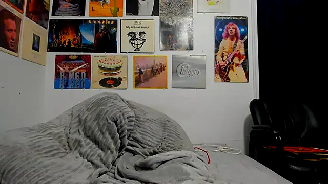 cloudyystar666 online show from 11/25/25, 06:24