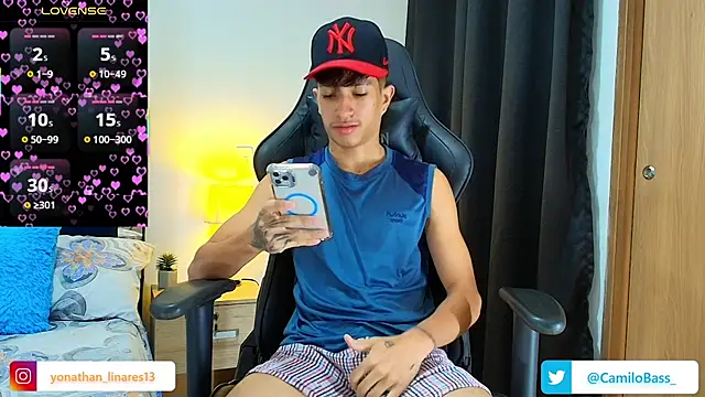 Snapshot of _CamiloBass chatting on 03/27/26, 08:30 CamiloBass online show from 03/27/26, 08:30