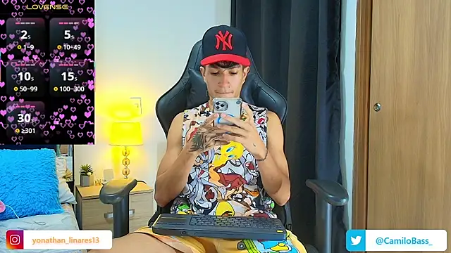 Snapshot of _CamiloBass chatting on 04/05/26, 07:22 CamiloBass online show from 04/05/26, 07:22