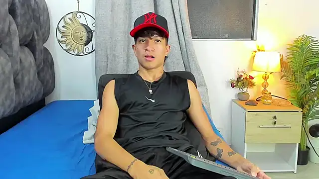 Snapshot of _CamiloBass chatting on 04/11/26, 01:10 CamiloBass online show from 04/11/26, 01:10