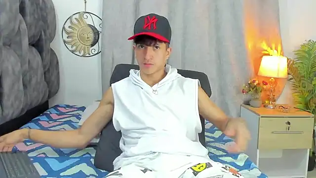 Snapshot of _CamiloBass chatting on 04/14/26, 01:22 CamiloBass online show from 04/14/26, 01:22