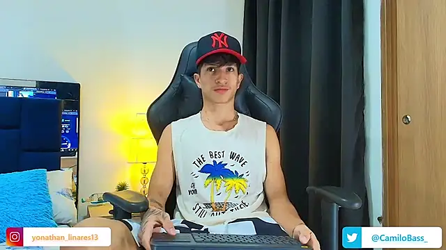 Snapshot of _CamiloBass chatting on 04/18/26, 01:42 CamiloBass online show from 04/18/26, 01:42